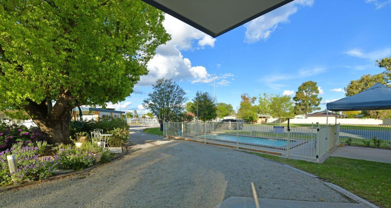 Sturt Motel Balranald Exterior photo